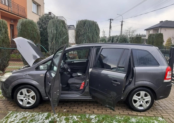 Opel Zafira cena 14000 przebieg: 212500, rok produkcji 2009 z Brańsk małe 106